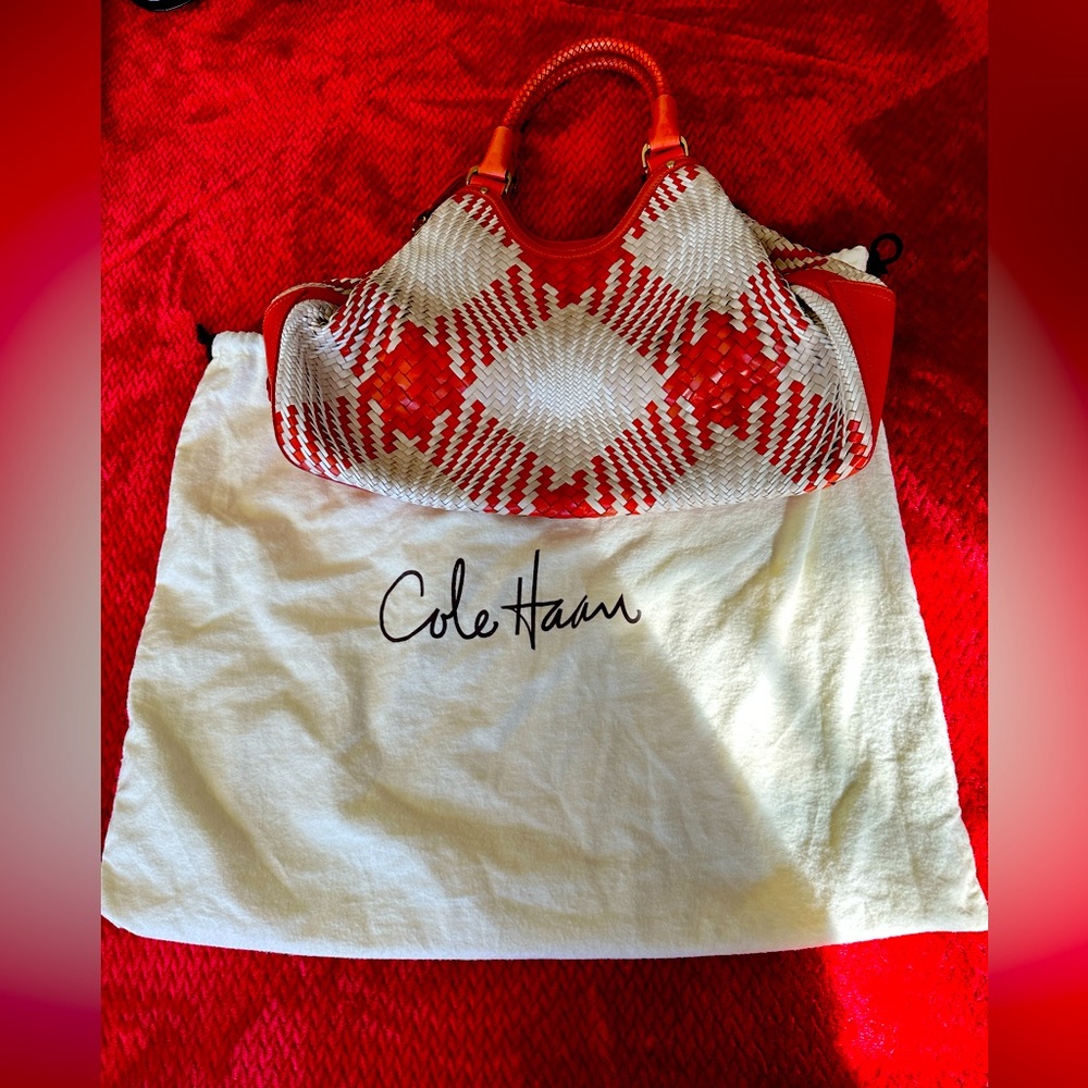 ✨LIKE NEW ✨Cole Haan!✨Genevieve RARE! Woven Leather Diamond Weave Triangle Bag